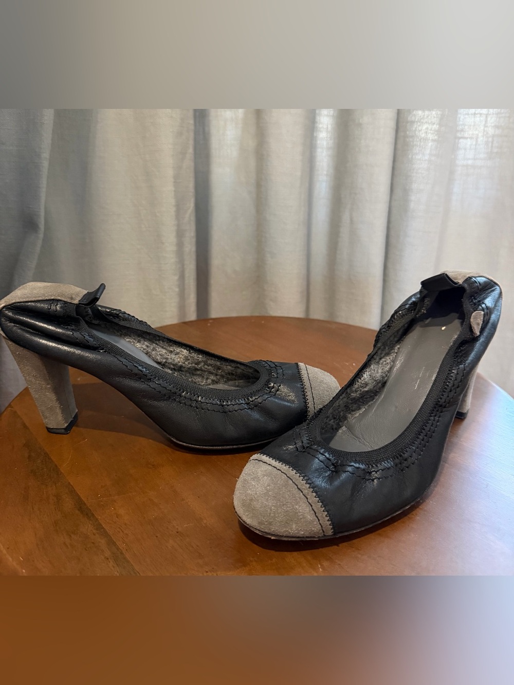 Chanel Black Leather and Gray Suede Cap-Toe Pumps size 7.5